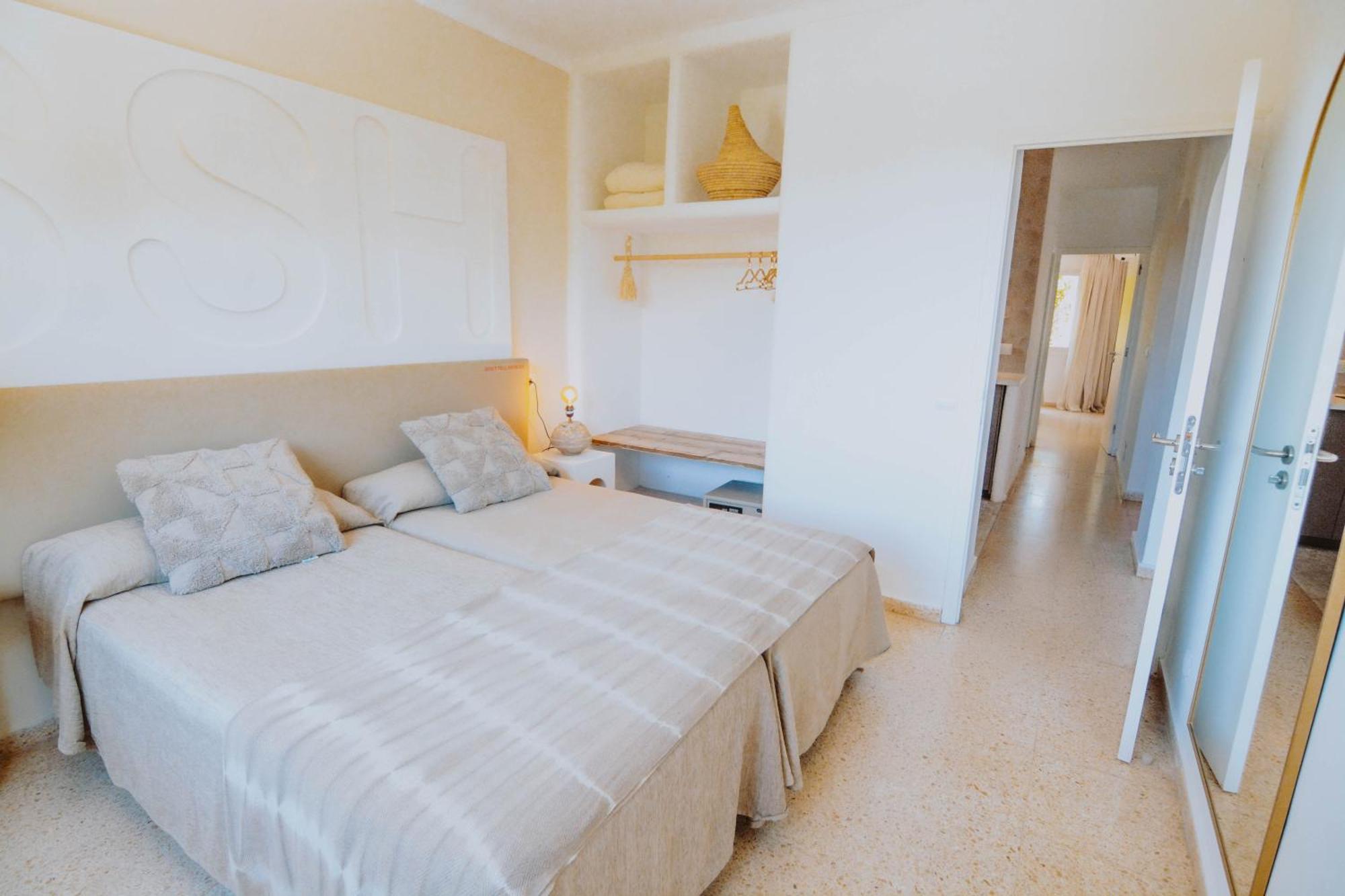 Aparthotel Secret Oasis Ibiza-Only Adults San Antonio Abad Exterior foto