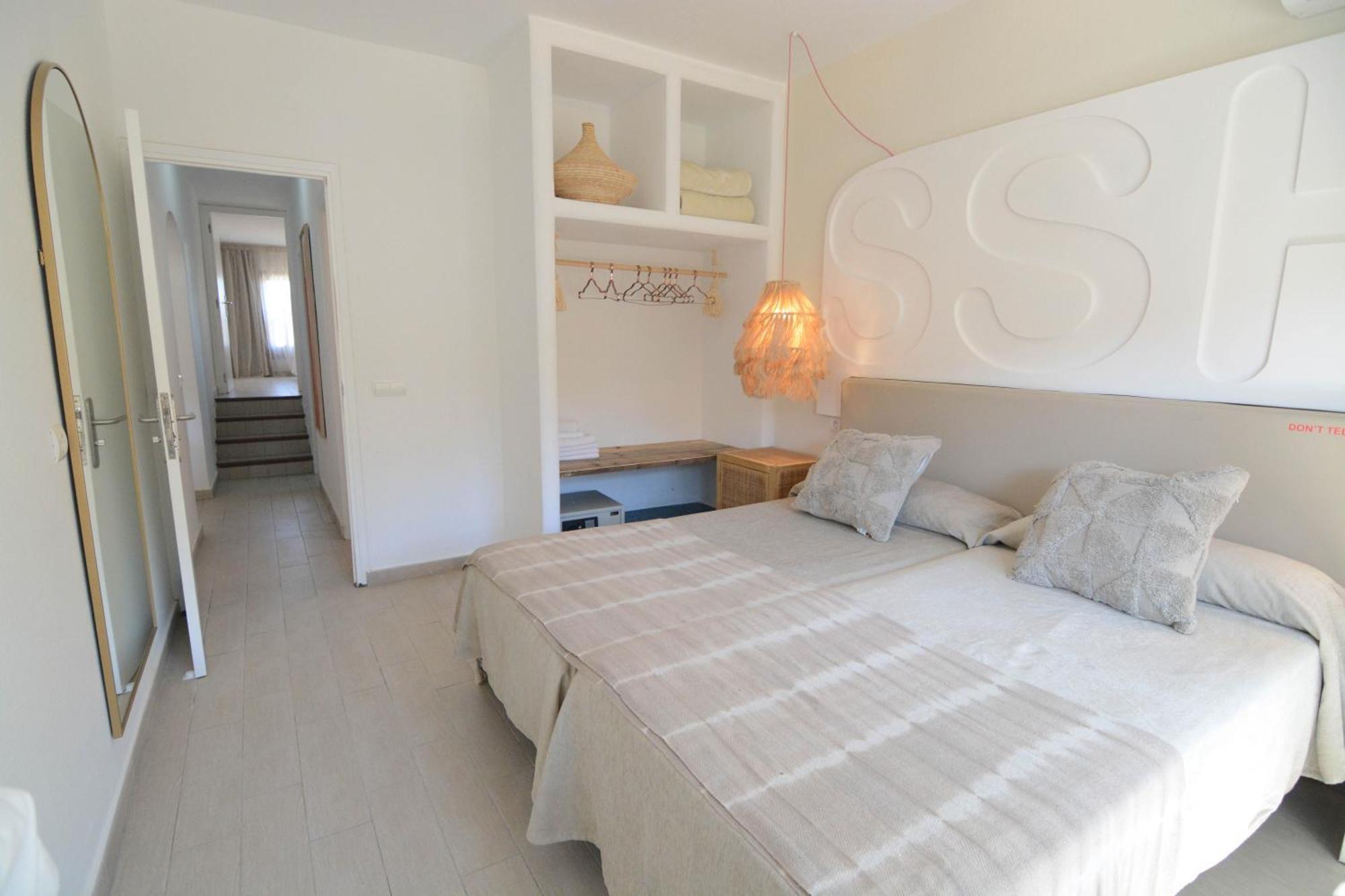 Aparthotel Secret Oasis Ibiza-Only Adults San Antonio Abad Exterior foto