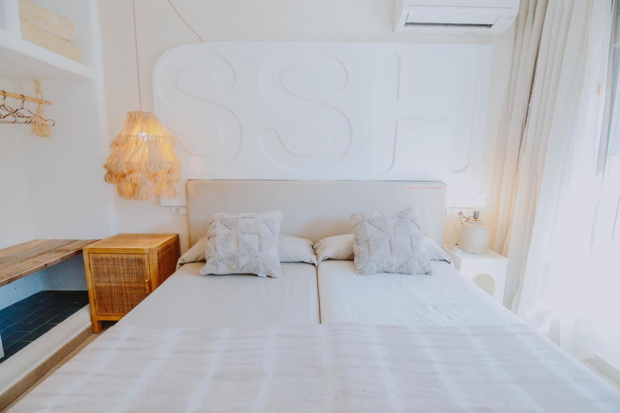Aparthotel Secret Oasis Ibiza-Only Adults San Antonio Abad Exterior foto