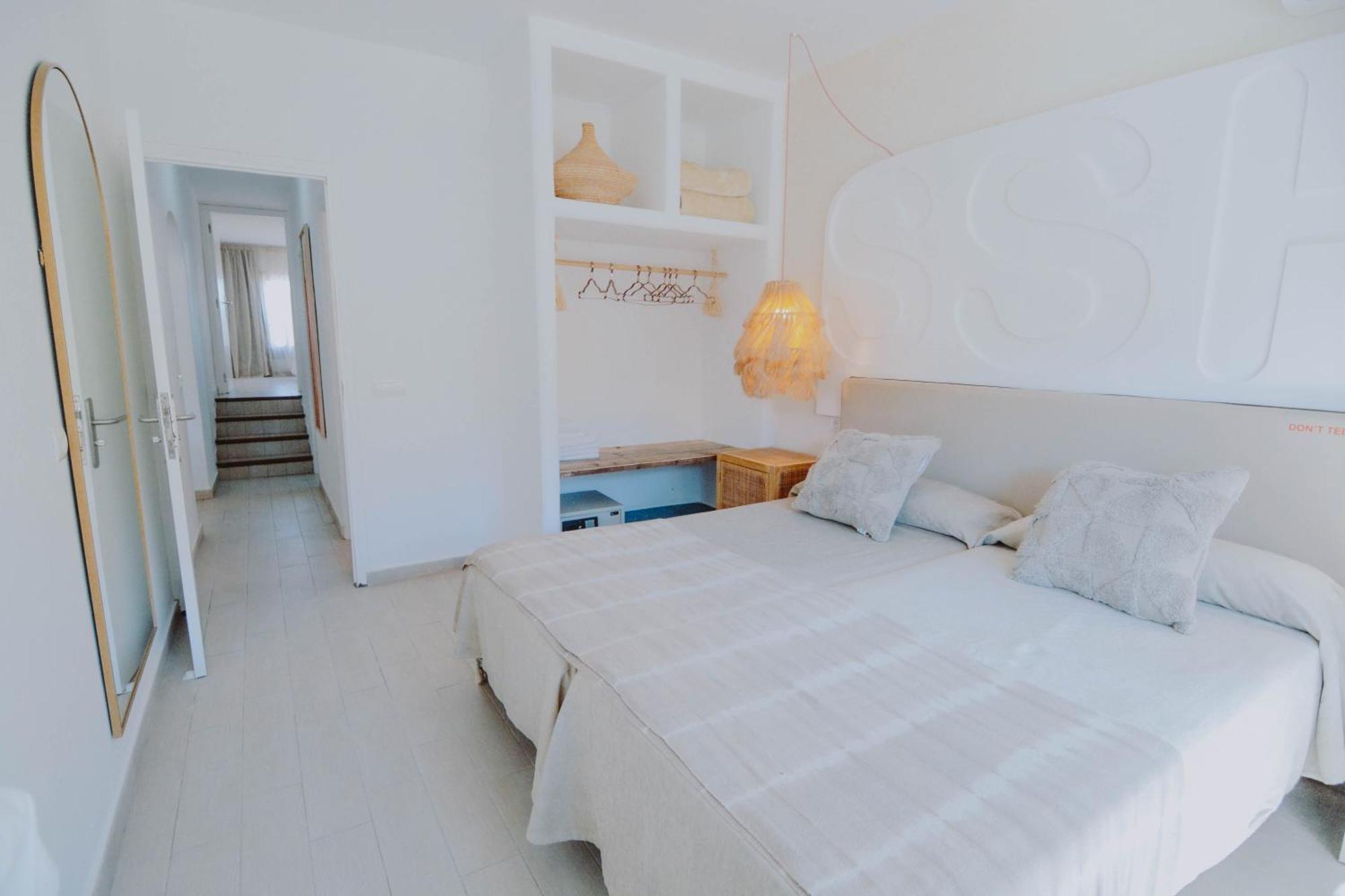 Aparthotel Secret Oasis Ibiza-Only Adults San Antonio Abad Exterior foto