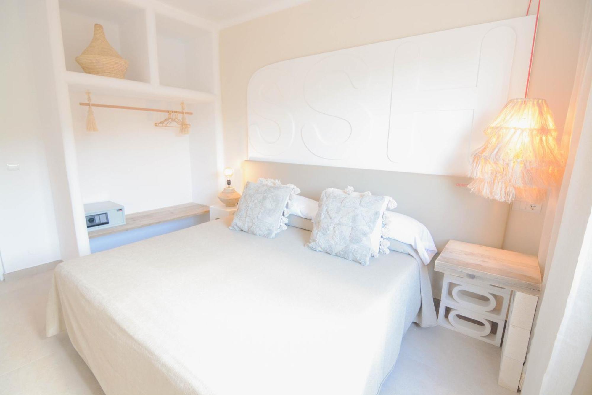 Aparthotel Secret Oasis Ibiza-Only Adults San Antonio Abad Exterior foto